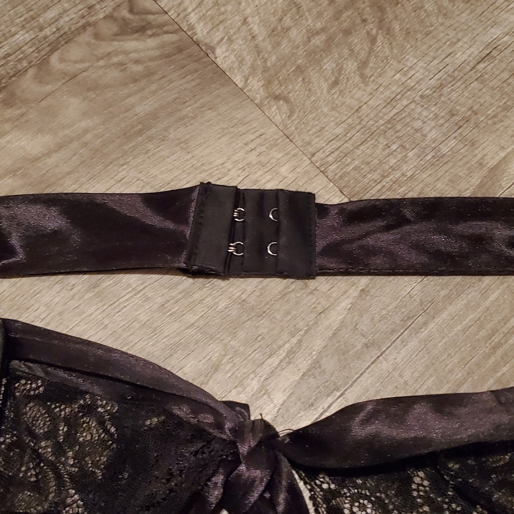 Lace bralette - Picture 2 of 3